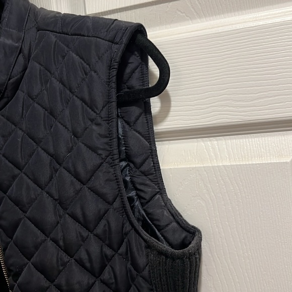 Jacket with no sleeves - Picture 3 of 7